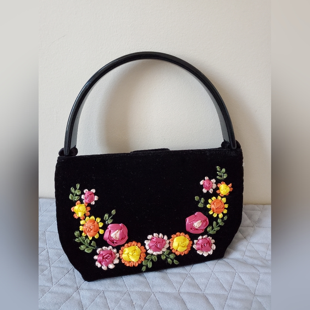 Vintage Talbots Black Velvet handbag Small Floral embroidery Plastic Handle